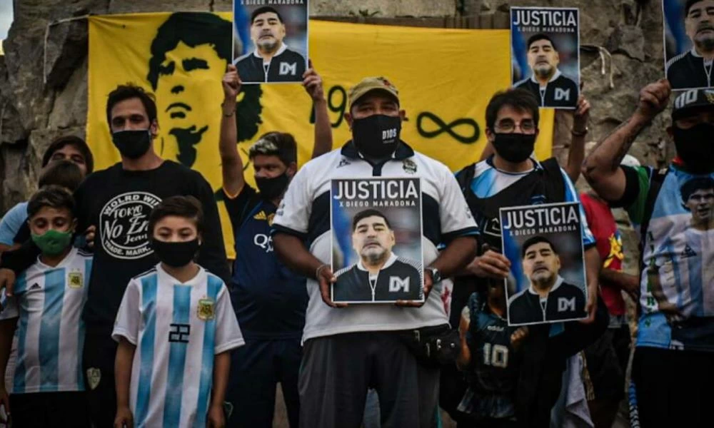 Διαμαρτυρία για τον Μαραντόνα: «Δεν πέθανε, τον σκότωσαν»